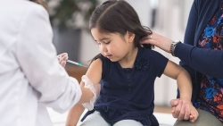 Các nước trên thế giới chọn loại vaccine Covid-19 nào cho trẻ em?