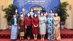 Nhóm AWCH - Chất keo gắn kết của phụ nữ cộng đồng ASEAN tại Việt Nam