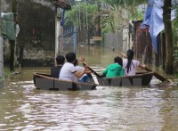 Các tỉnh miền Trung mưa giảm dần, nước lũ có thể rút chậm