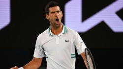 Novak Djokovic bị bắt giữ lại cho dù đã kháng nghị thành công