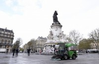 Thủ đô Paris chi gần 2 triệu USD để làm sạch thành phố