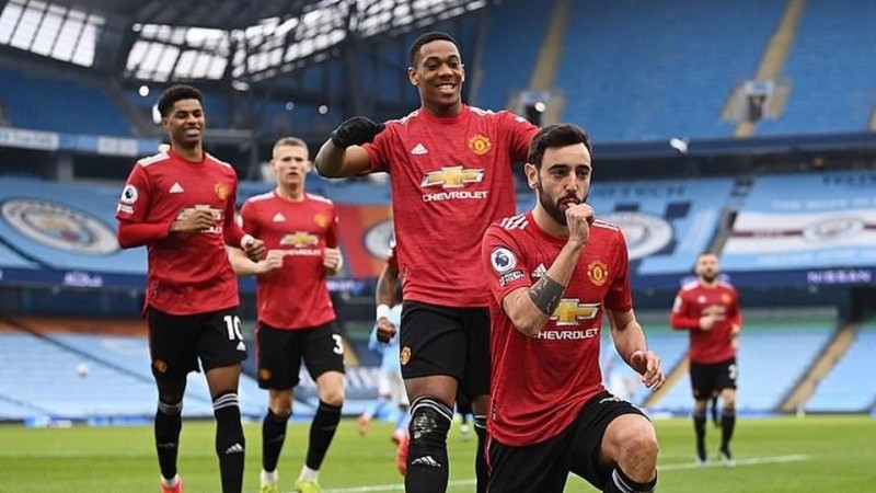 Manchester United bất ngờ đánh bại Man City ngay tại thánh địa Etihad