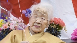 Nhật Bản: Cụ bà cao tuổi nhất thế giới đã sắm giày thể thao, sẵn sàng rước đuốc Olympic