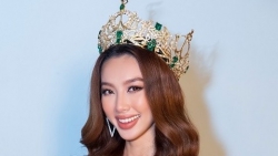 Hoa hậu Thùy Tiên thanh lịch với sắc đỏ - trắng