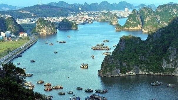 Covid-19 ở Quảng Ninh: Tạm dừng hoạt động tham quan, du lịch; tập trung xử lý các trường hợp liên quan ổ dịch Bệnh viện Bệnh Nhiệt đới Trung ương