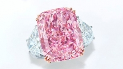 Viên kim cương hồng tím siêu hiếm được bán với giá 29,3 triệu USD