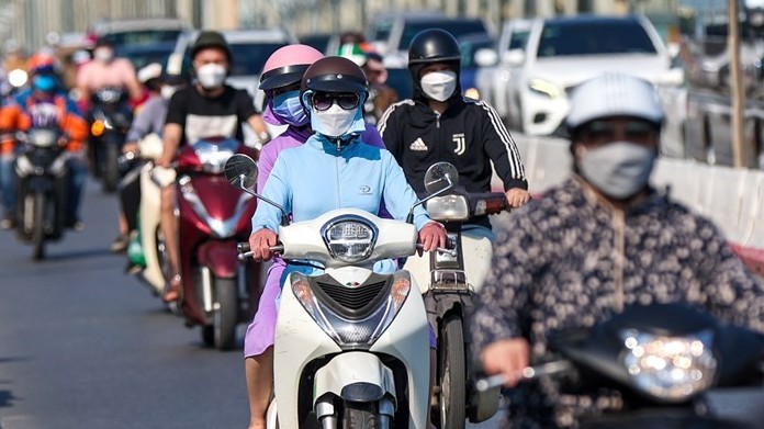 Dự báo thời tiết đêm nay và ngày mai (4-5/5): Hà Nội đêm không mưa, ngày nắng; Bắc Bộ lạnh về đêm và sáng sớm; Tây Nguyên, Nam Bộ có mưa to đến rất to