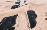 Cận cảnh những con đường xuyên sa mạc ở UAE