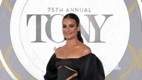 Tony Awards 2022: Diễn viên Lea Michele và Uzo Aduba cùng diện đầm của NTK Công Trí