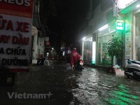 Dự báo thời tiết đêm nay và ngày mai (15-16/6): Hà Nội, Bắc Bộ cục bộ có mưa to; Trung Bộ nắng nóng; Tây Nguyên, Nam Bộ ngày nắng, chiều tối có mưa