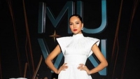 H'Hen Niê ưu tiên trang phục trắng - đen tại Hoa hậu Hoàn vũ Việt Nam 2022