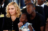 Ca sỹ Madonna kỷ niệm sinh nhật bằng cách gây quỹ từ thiện 60.000 USD