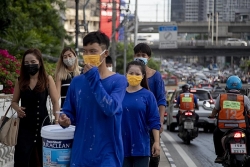 Thái Lan kêu gọi người tuần hành giữ sức khỏe trước dịch Covid-19