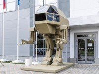 Nga: Robot chiến đấu đi bằng 2 chân “khủng”