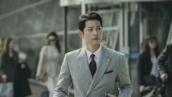 Song Joong Ki bật mí bí quyết giữ dáng hoàn hảo khi lịch trình đóng phim bận rộn