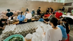 Covid-19 tại TP. Hồ Chí Minh: Dàn Hoa hậu, Á hậu... nấu 2.000 suất bún bò tặng tuyến đầu chống dịch
