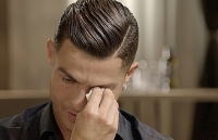 Ronaldo bật khóc nức nở ngay trên sóng truyền hình nước Anh