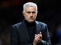 HLV Mourinho thừa nhận thực tế phũ phàng sau trận thua Juventus