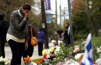 Hình ảnh xúc động tại lễ tưởng niệm các nạn nhân vụ xả súng  ở Pittsburgh