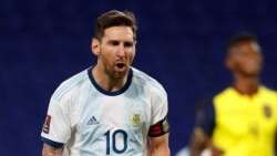 Messi phát biểu cảm động sau khi sánh ngang Ronaldo