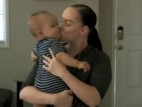 Hy hữu sinh đôi "một con mình, một con người khác"