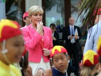 Phó Thủ tướng Australia giao lưu với lực lượng cứu hộ Đà Nẵng