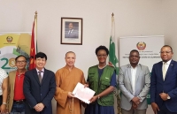 Giáo hội Phật giáo Việt Nam trao tặng 100 tấn gạo hỗ trợ người dân Mozambique