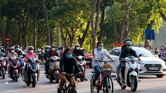 Dự báo thời tiết đêm nay và ngày mai (4-5/11): Cả nước đêm mưa dông vài nơi, ngày nắng trên 30 độ C; Bắc Bộ và Bắc Trung Bộ có sương mù nhẹ