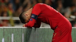 World Cup 2022 vòng loại châu Âu: Ronaldo nặng trĩu nỗi buồn khi Bồ Đào Nha mất ngôi đầu bảng A