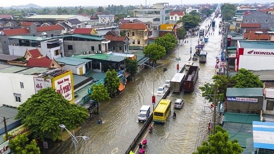 Dự báo thời tiết đêm nay và ngày mai (16-17/11): Bắc Bộ trời lạnh về đêm và sáng sớm, miền núi rét; Trung Bộ có mưa rất to; Nam Bộ chiều, đêm mưa dông