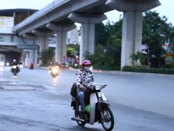 Dự báo thời tiết đêm nay và ngày mai (23-24/11): Bắc Bộ trời rét, vùng núi rét đậm; Trung Bộ mưa to đến rất to và dông; Nam Bộ chiều tối mưa dông rải