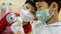 Hàn Quốc thử nghiệm robot trợ giảng giúp trẻ mầm non trải nghiệm công nghệ