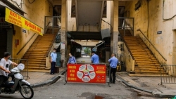 Covid-19 ở Hà Nội: Quận Hoàn Kiếm khẩn tìm người đến chợ Đồng Xuân, quán phở, cà phê