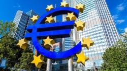 Loại Ba Lan và Hungary, ECB có thể tung ra các biện pháp kích thích kinh tế 500 tỷ Euro