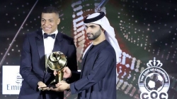 Vượt Messi, Ronaldo, Kylian Mbappe giành danh hiệu Quả bóng vàng Dubai 2021