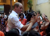 Hình ảnh ấn tượng của Hoàng tử William trong chuyến thăm Việt Nam