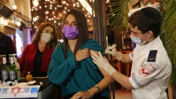 Triển vọng tốt từ vaccine Covid-19, Israel từng bước mở cửa trở lại nền kinh tế