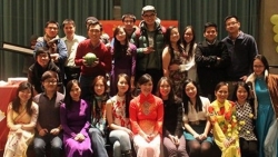 Thanh niên, sinh viên Việt Nam mang Tết về cho New York