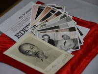 Tiếp nhận bộ kỷ vật quý về Chủ tịch Hồ Chí Minh