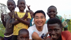 Vợ chồng bác sĩ Việt Nam ươm mầm xanh tại Angola