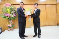 Trao kỷ niệm chương cho Công sứ kiêm Tổng Lãnh sự Hàn Quốc