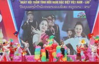 Nồng ấm Ngày hội "Thắm tình hữu nghị đặc biệt Việt Nam - Lào"