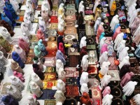 Người Hồi giáo bắt đầu tháng lễ Ramadan