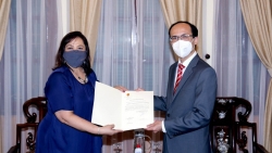 Trao Giấy chấp nhận Lãnh sự cho Lãnh sự danh dự Sri Lanka tại TP. Hồ Chí Minh
