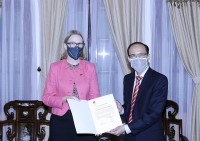 Trao Giấy chấp nhận Lãnh sự cho Tổng lãnh sự Australia tại TP. Hồ Chí Minh