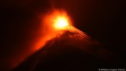 Núi lửa Fuego ở Guatemala phun trào mạnh