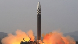 Phản ứng 'chia phe' trước vụ thử tên lửa Hwasong-17 của Triều Tiên