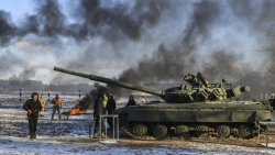 Nga-Mỹ điện đàm, Ukraine tập trận gần biên giới Crimea