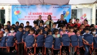 Đại sứ quán Israel tại Việt Nam và Hoa hậu H’Hen Niê trao tặng thư viện thân thiện cho học sinh Lai Châu