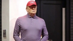 Bảo tàng tượng sáp Madame Tussaud thay đồ chơi golf cho ông Trump